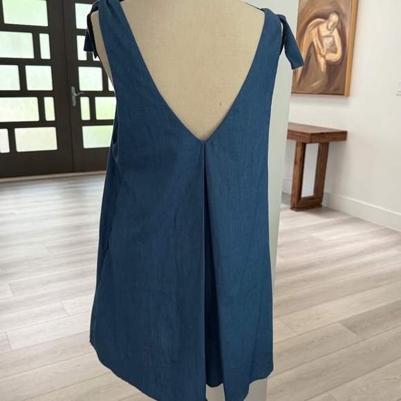 Super CUTE Like NEW GB Chambray Skort Romper Sz M - Picture 3 of 10